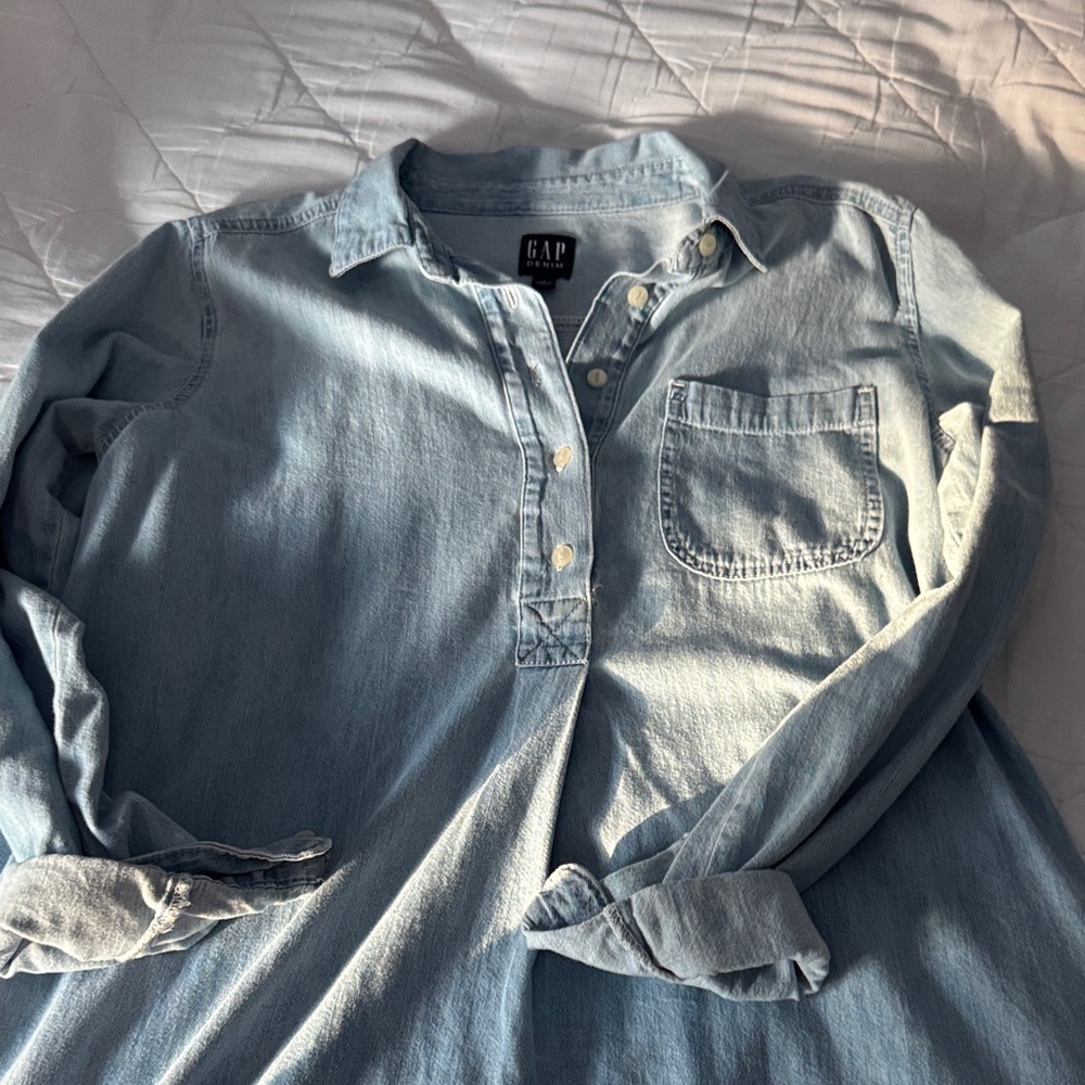 GAP Faded Blue Denim Dress with pockets. Never worn